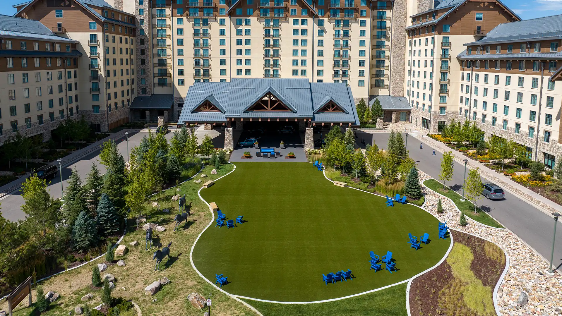 Das Denver Area Alpine Resort bietet seinen Gästen luxuriöse Außenbereiche