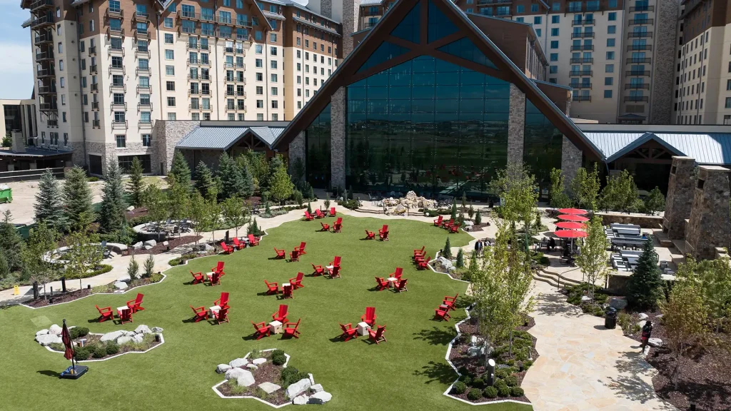 image of SYNLawn artificial grass at Gaylord Rockies Resort Aurora Colorado outdoor lounge area