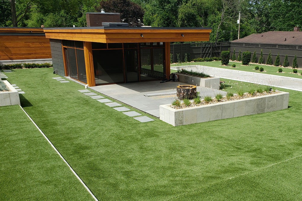 SYNLawn Enhances Outdoor Living Area