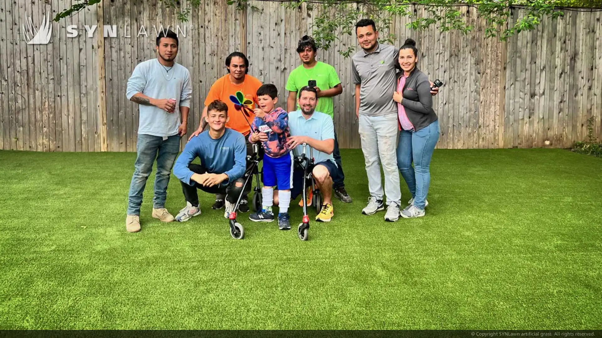 SYNLawn construit une cour de rêve pour une famille faisant un vœu