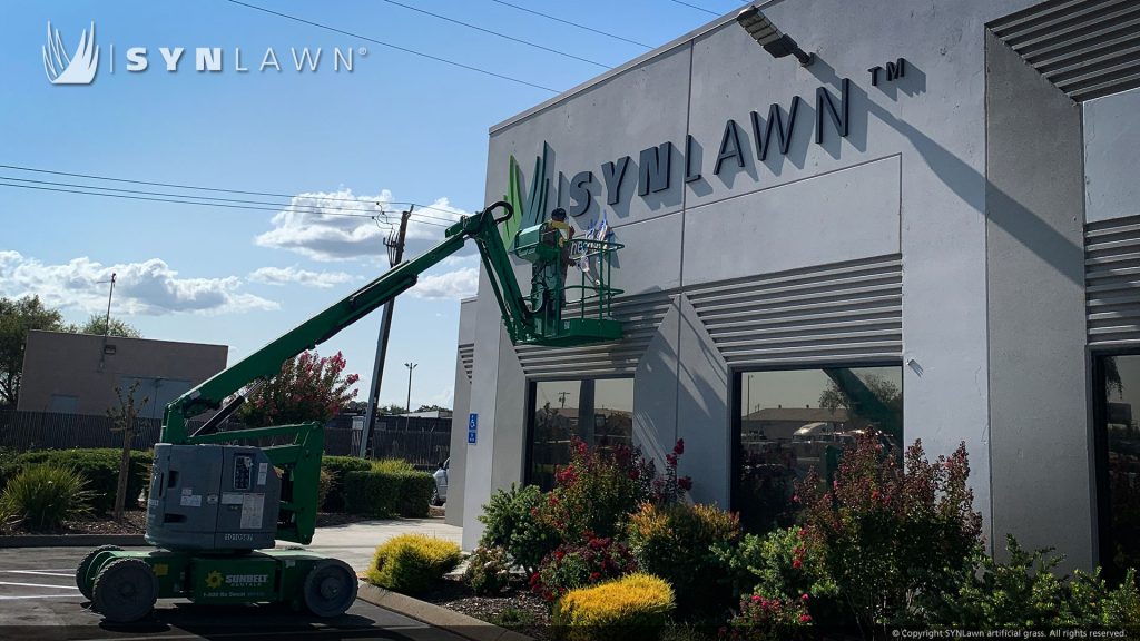 image of synlawn sacramento california showroom for artificial grass and synthetic turf