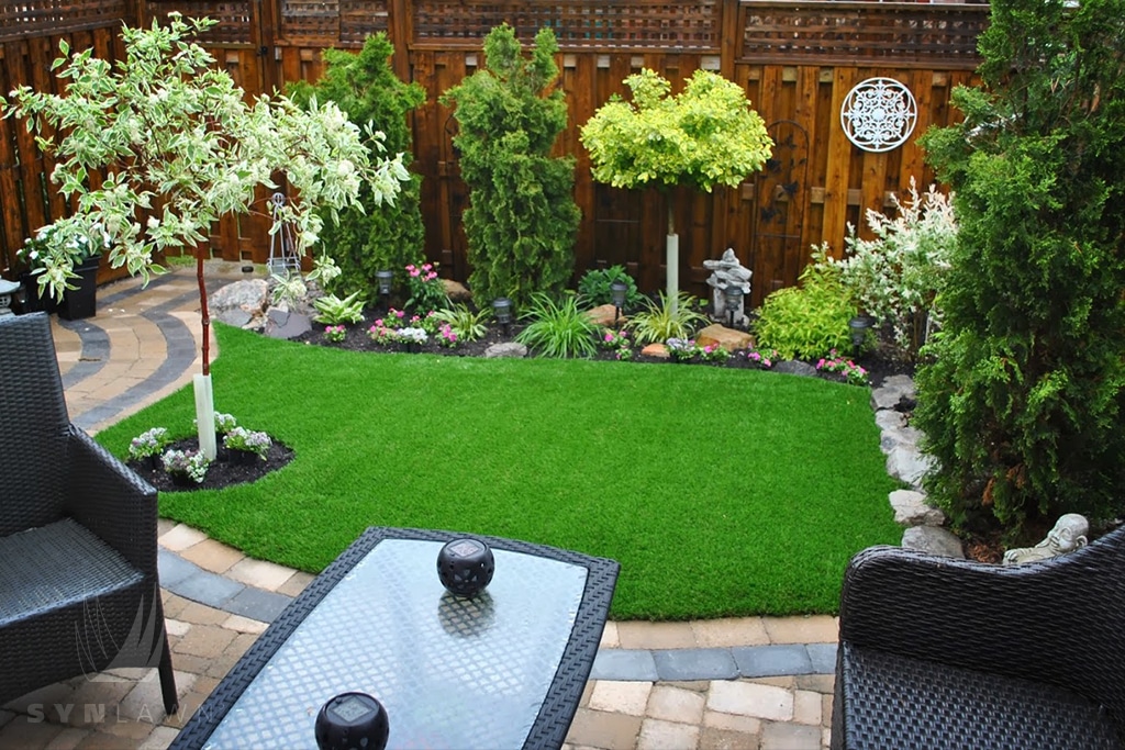 image of backyard patio with synlawn