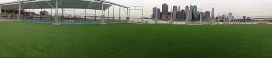 image of synlawn artificial grass at brooklyn bridge pier 2