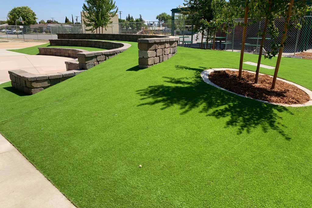 SYNLawn redt de dag voor de Sacramento Elementary School