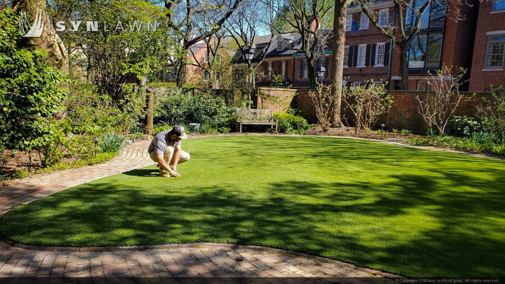 image of SYN Lawn artificial grass at the Historic Hill-Physick House in Philadelphia Pennsylvania