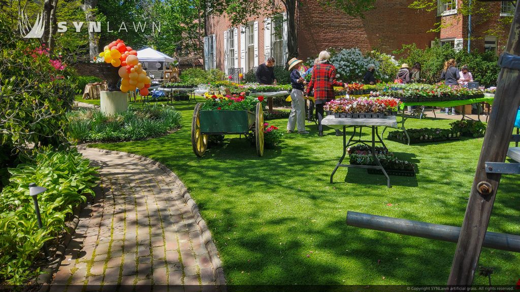 image of SYN Lawn artificial grass at the Historic Hill-Physick House in Philadelphia Pennsylvania