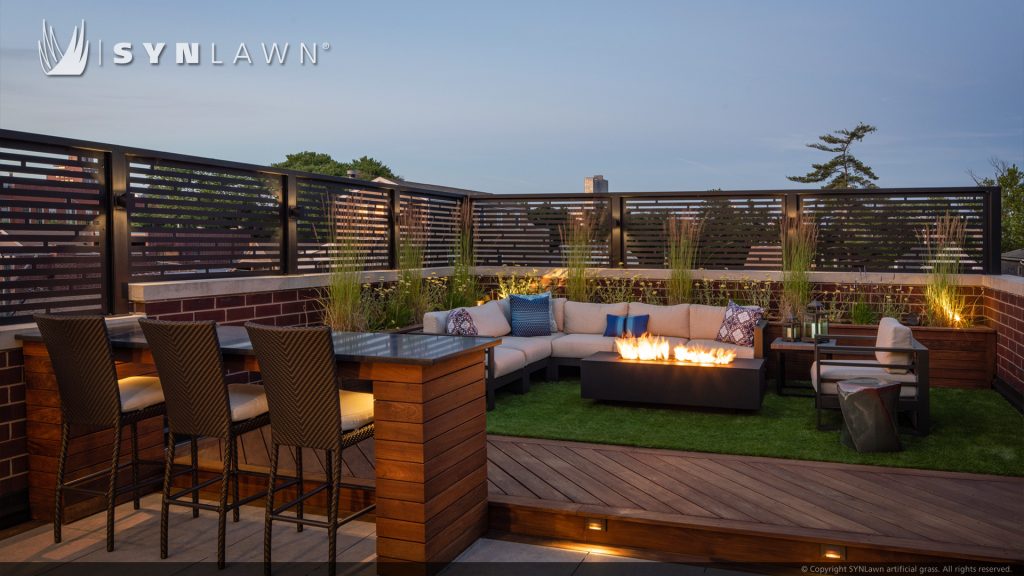 image of SYNLawn artificial grass used for residential rooftop roof deck and patio applications in Chicago Illinois