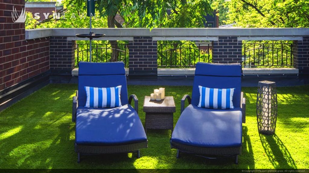 image of SYNLawn artificial grass used for residential rooftop roof deck and patio applications in Chicago Illinois