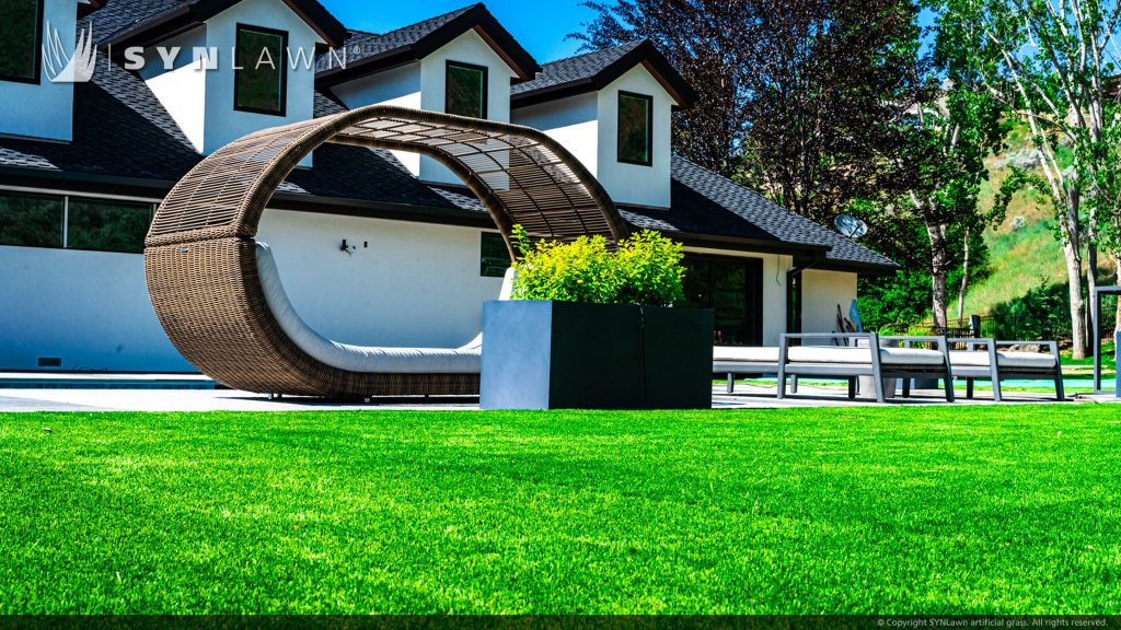 image of synlawn artificial grass at residential home in Boise Idaho