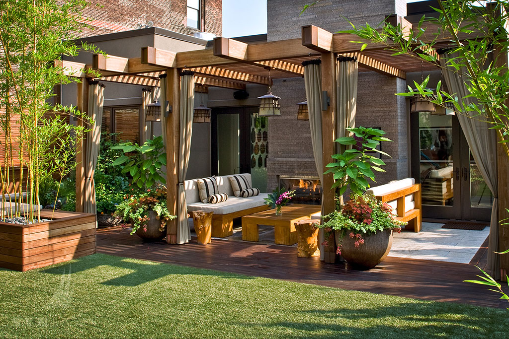 image of new york city rooftop with synlawn roofdeck premium