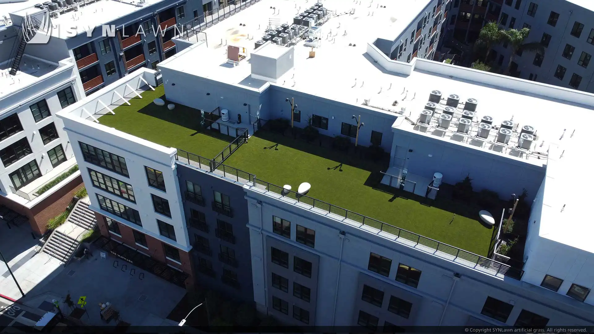 The Waymark construit une oasis sur le toit pour offrir aux résidents des équipements haut de gamme