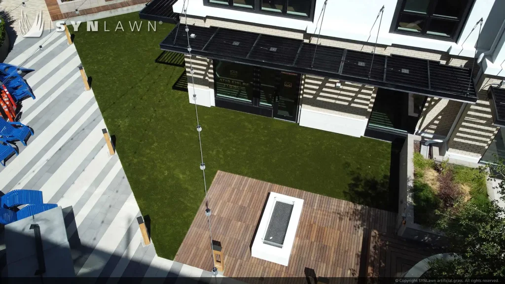 image of SYNLawn artificial grass on the roof deck urban patio of the Waymark luxurious mixed-use development complex in the East Bay