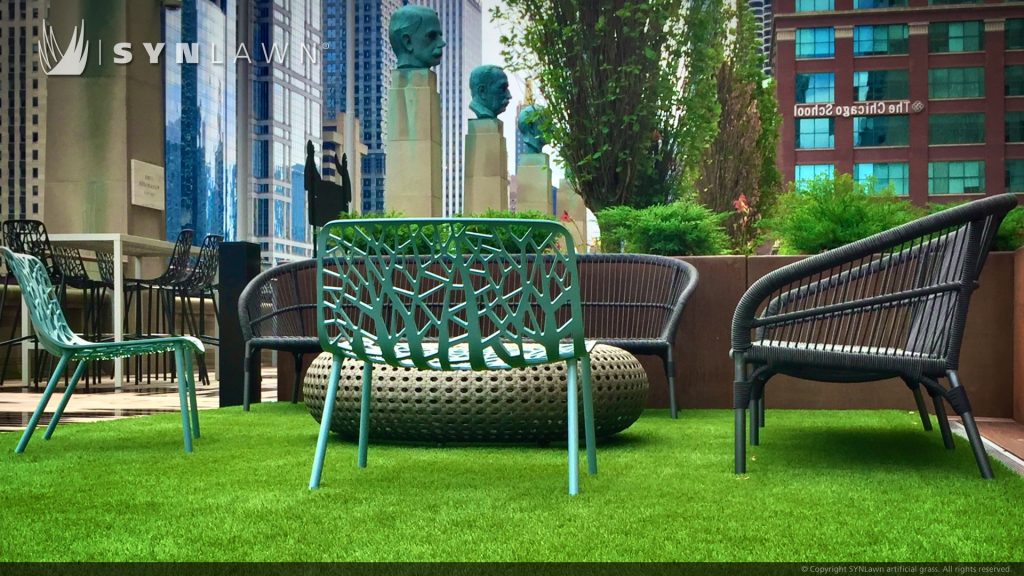 image of SYNLawn artificial grass at Chicago's Merchandise Mart River Plaza Outdoor Green Space