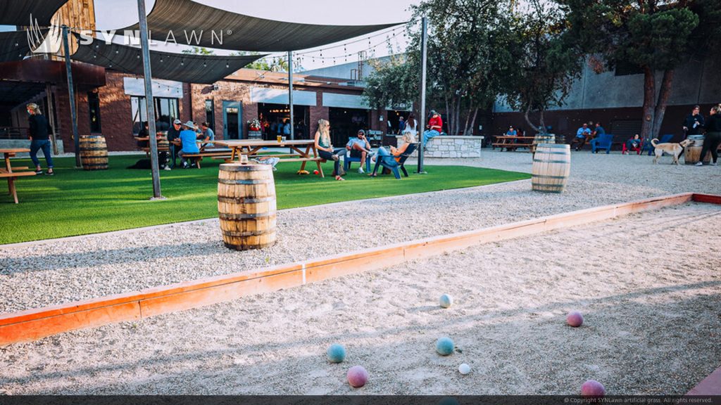 image of SYNLawn Idaho artificial grass at Payette Brewery Outdoor Courtyard Picnic Dining and Drinking area