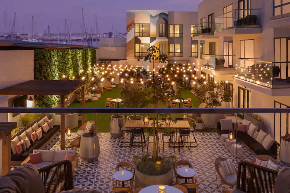 La nouvelle cour de l'hôtel de San Diego intègre culture et élégance