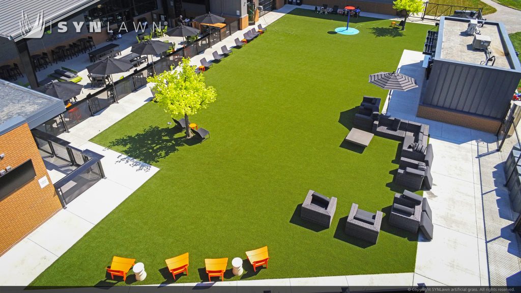 image of SYNLawn artificial pet premium synthetic grass at paws and pints bar social center and dog park in Des Moines Iowa