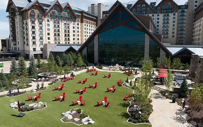 image of SYNLawn artificial grass at Gaylord Rockies Resort Aurora Colorado