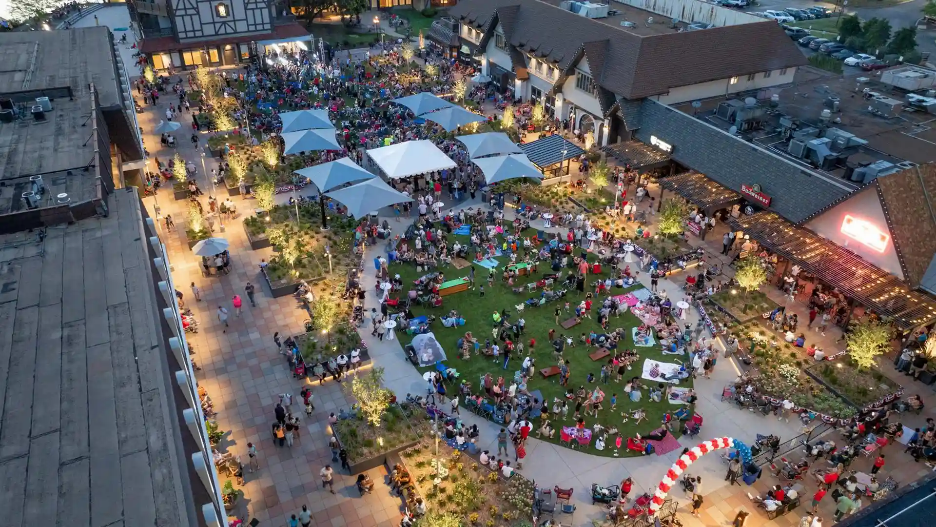 SYNLawn St. Louis Constructs Outdoor Entertainment Destination for Westport Plaza
